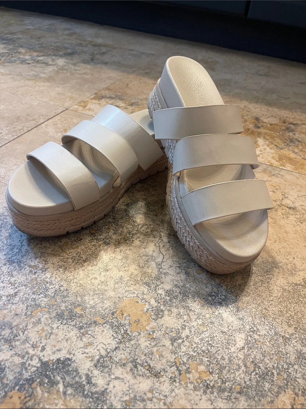 Women's Triple-Strap Platform Slide Sandals in Light Beige size 8.5 altard state